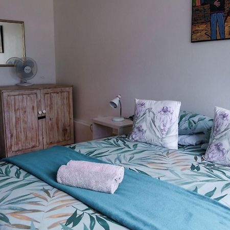 Hermanus Backpackers & Budget Accommodation エクステリア 写真