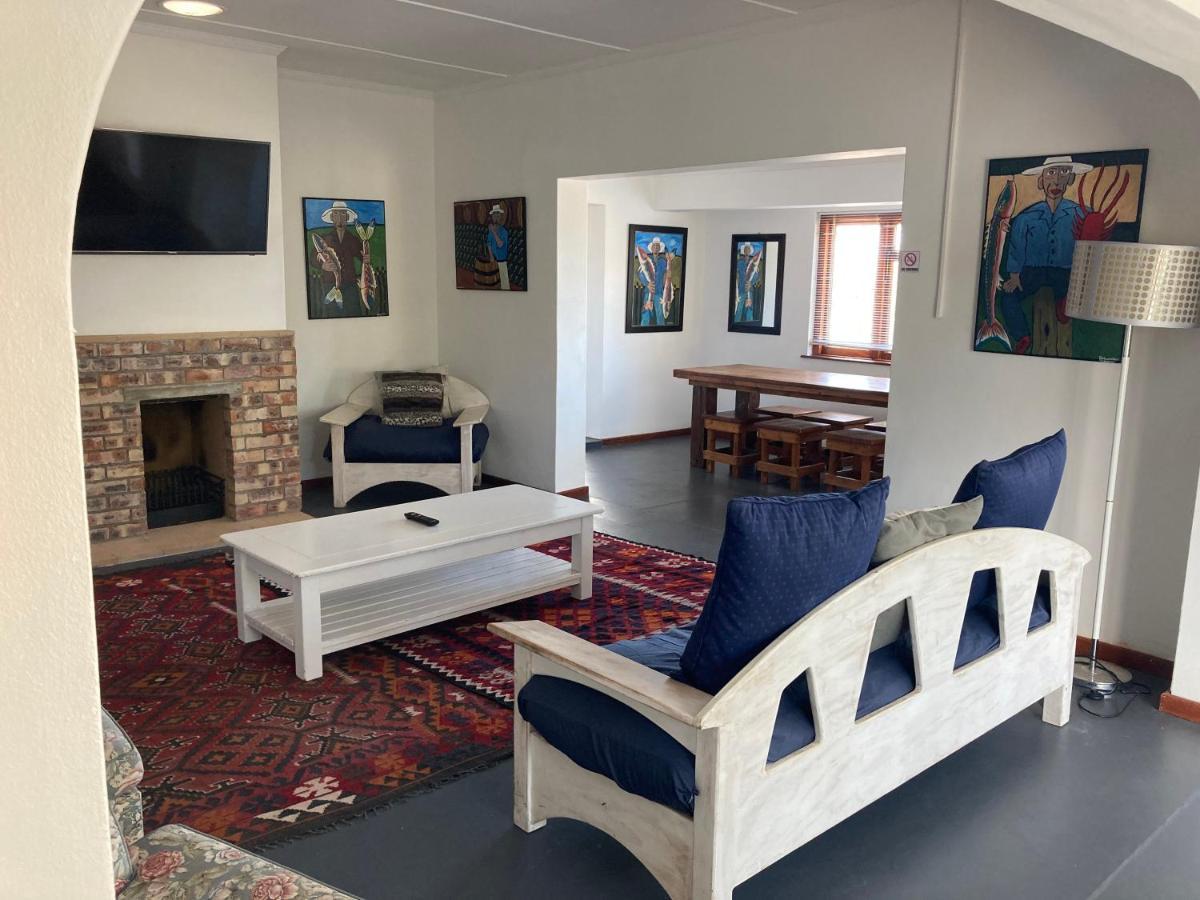 Hermanus Backpackers & Budget Accommodation エクステリア 写真
