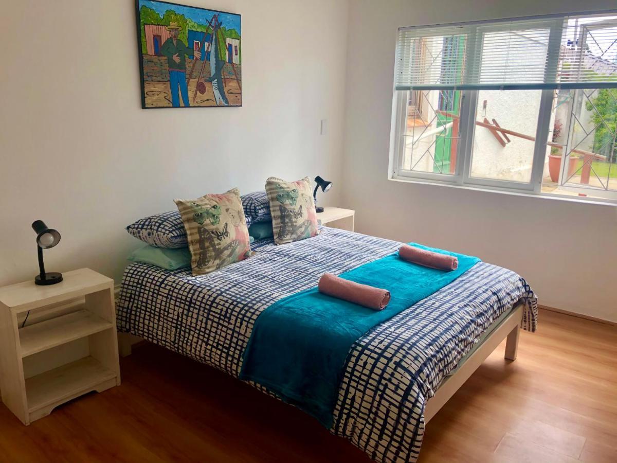Hermanus Backpackers & Budget Accommodation エクステリア 写真