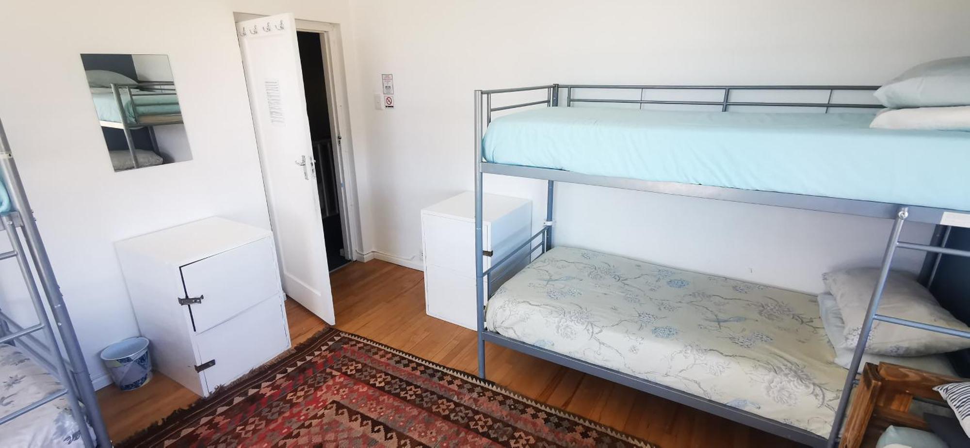 Hermanus Backpackers & Budget Accommodation エクステリア 写真