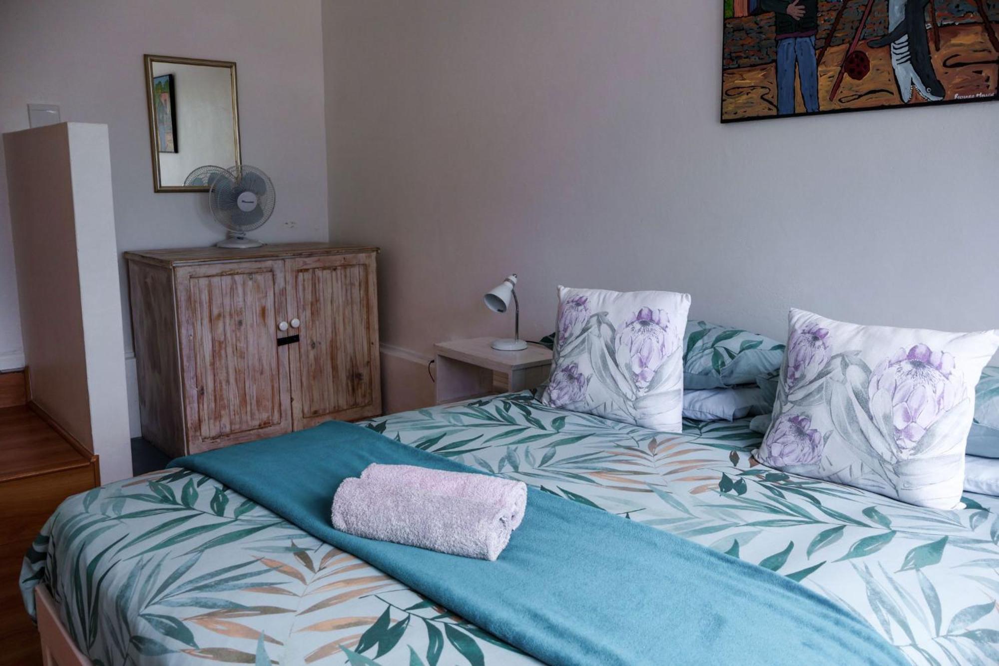 Hermanus Backpackers & Budget Accommodation エクステリア 写真