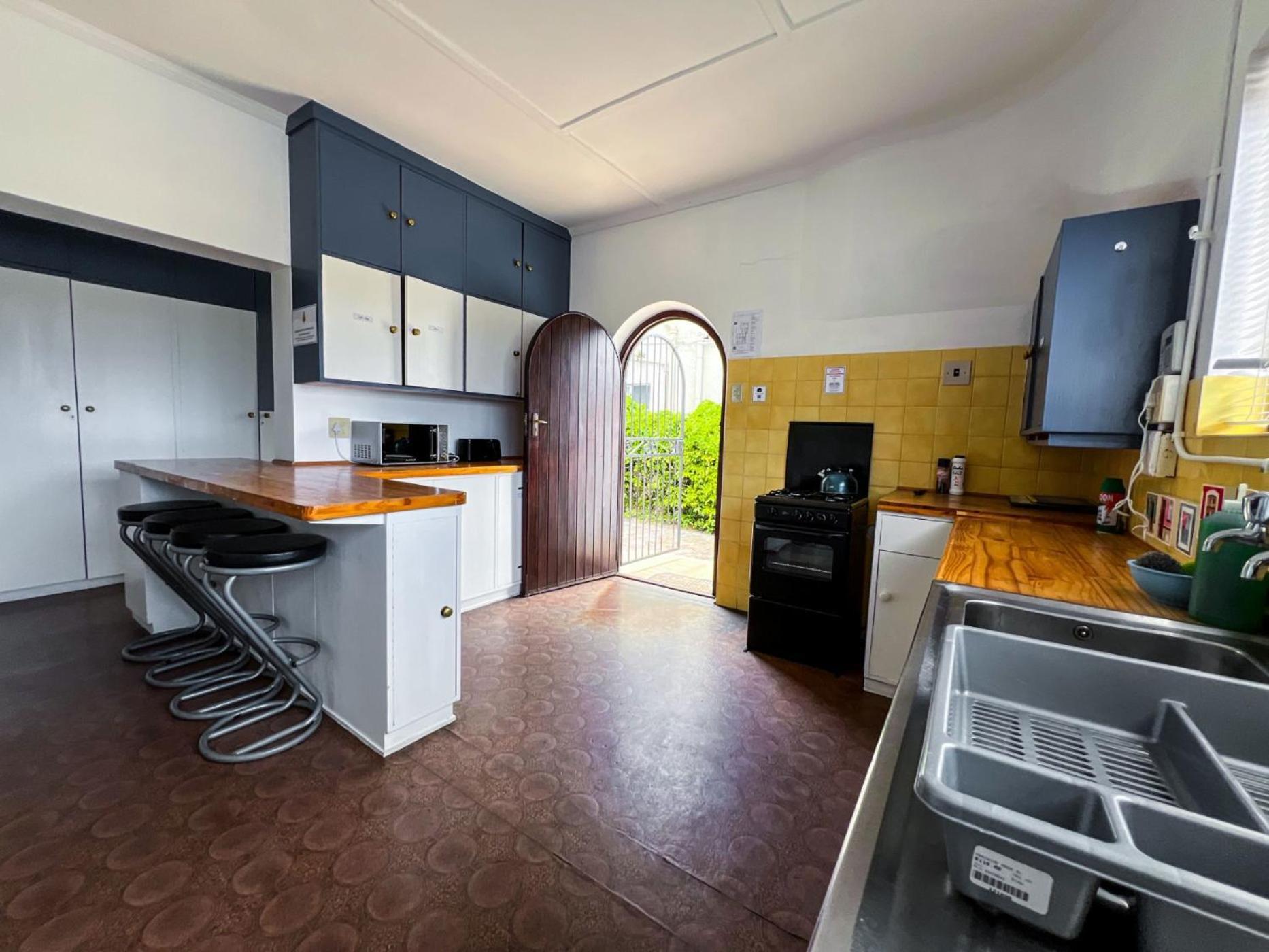 Hermanus Backpackers & Budget Accommodation エクステリア 写真