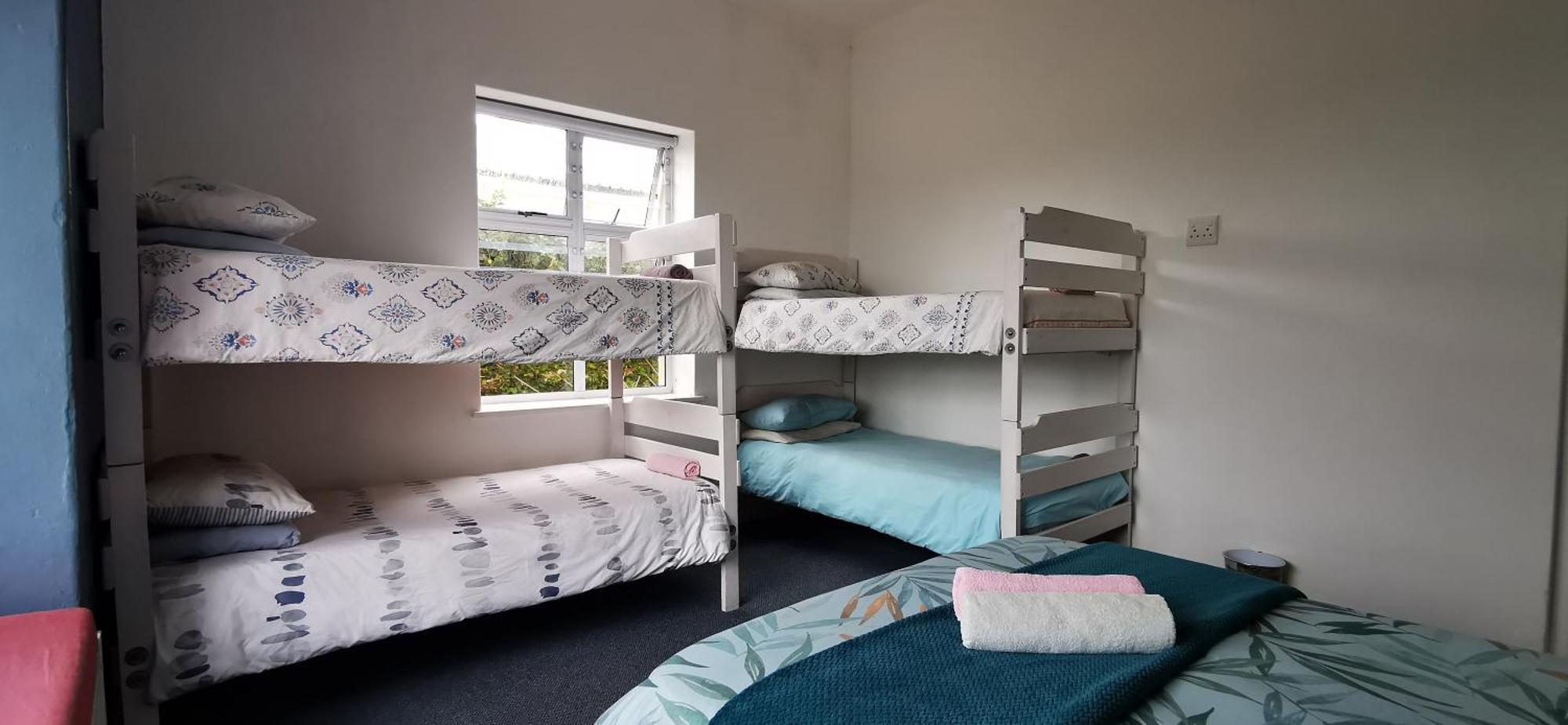 Hermanus Backpackers & Budget Accommodation エクステリア 写真