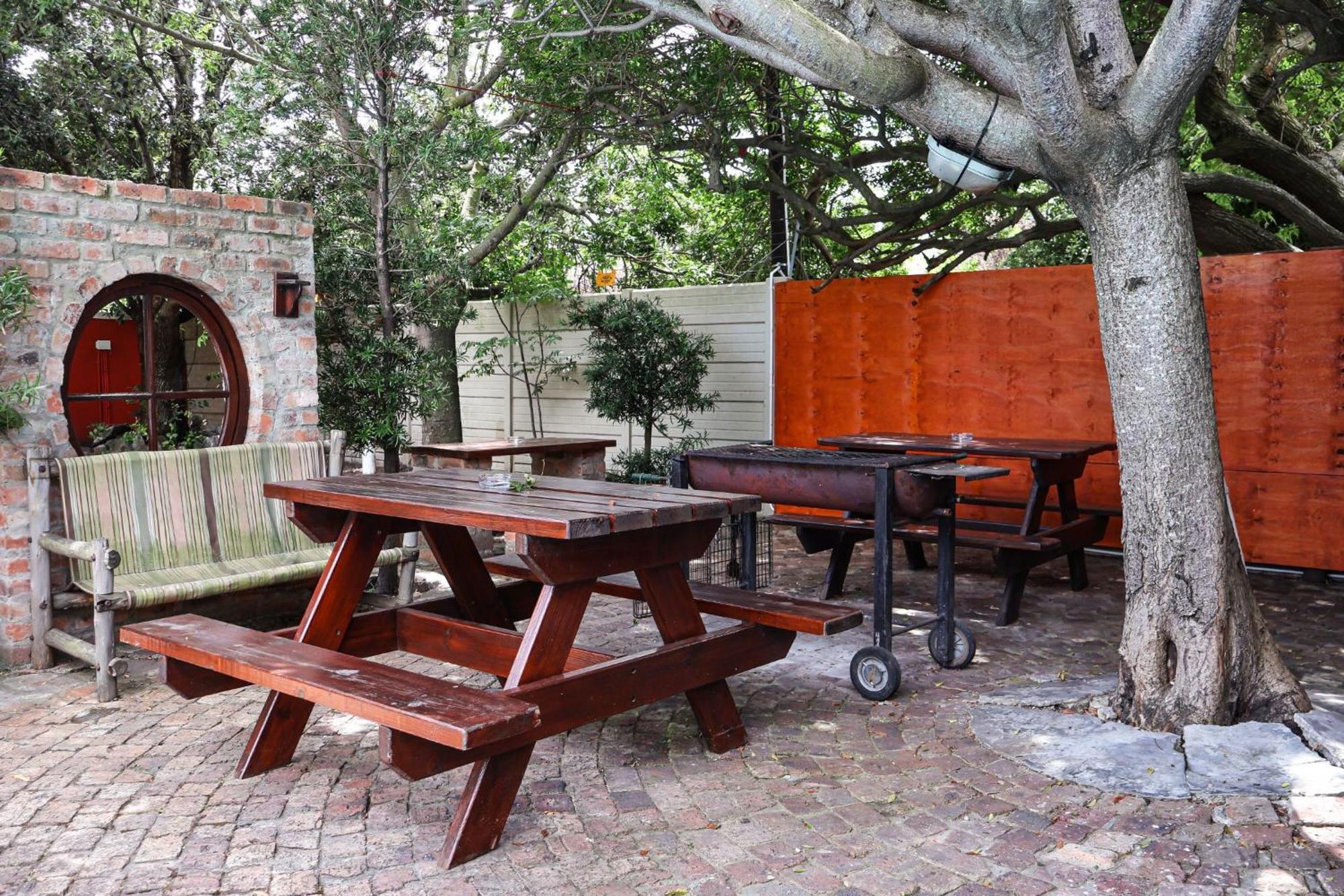 Hermanus Backpackers & Budget Accommodation エクステリア 写真