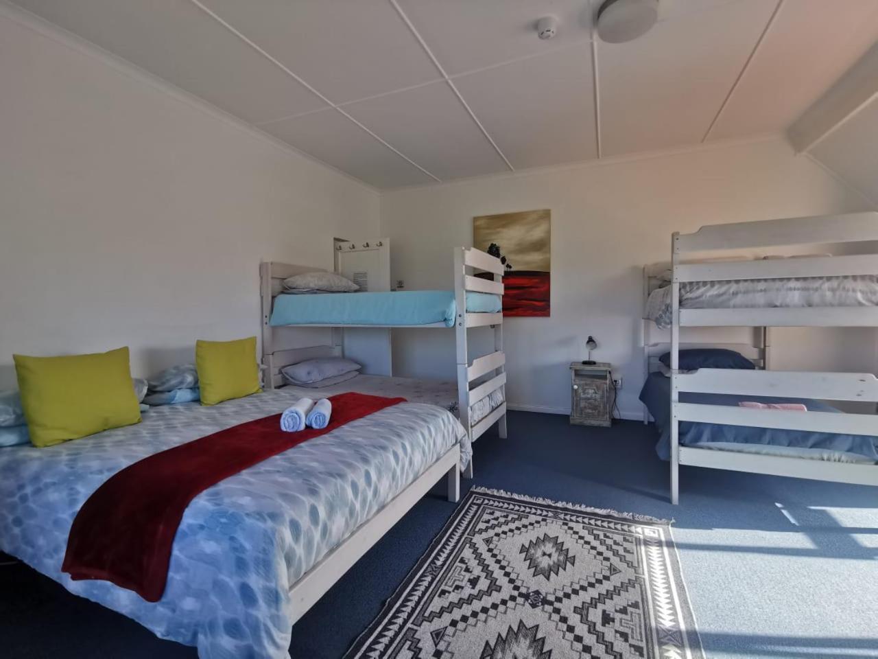 Hermanus Backpackers & Budget Accommodation エクステリア 写真