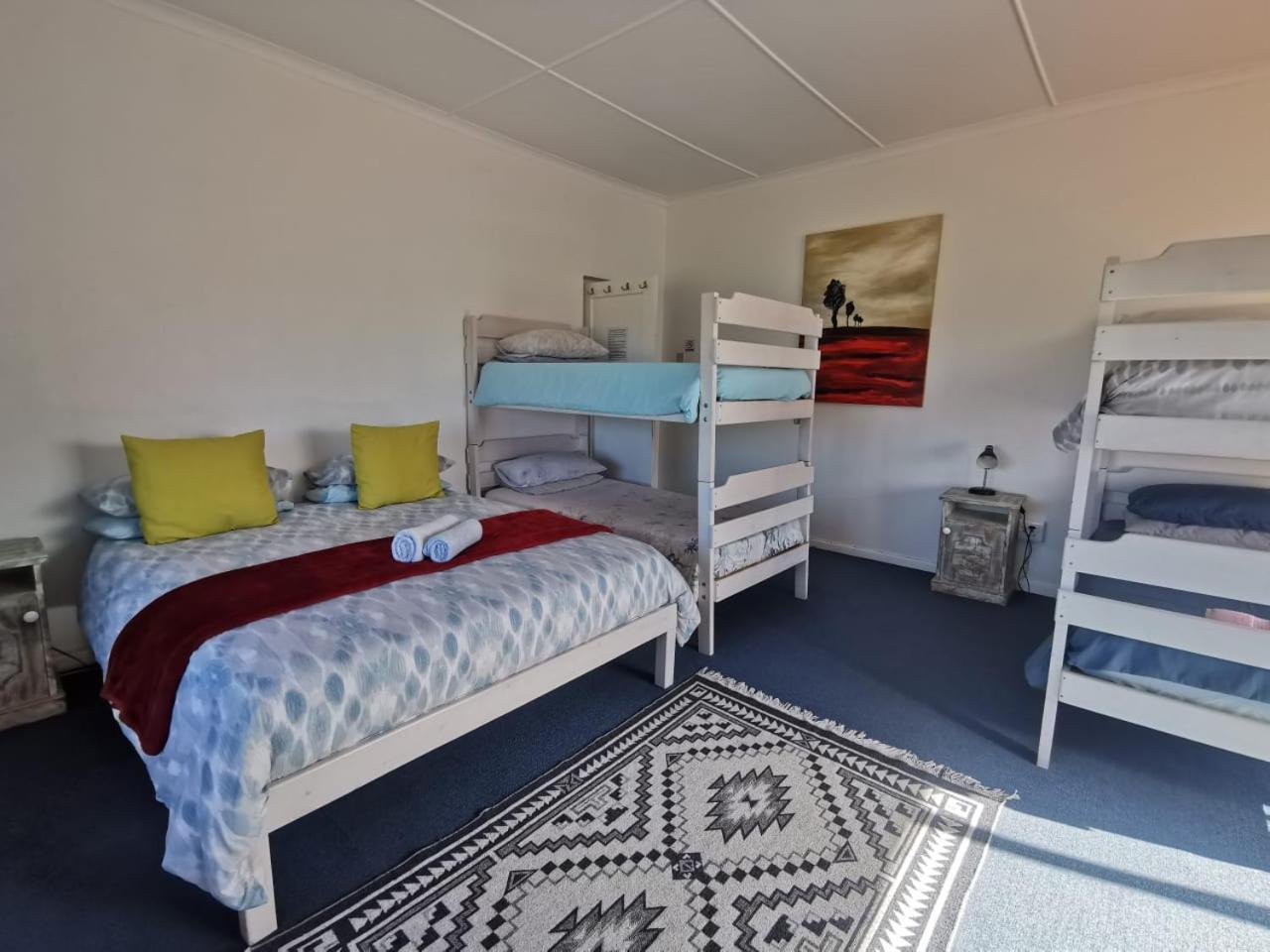 Hermanus Backpackers & Budget Accommodation エクステリア 写真