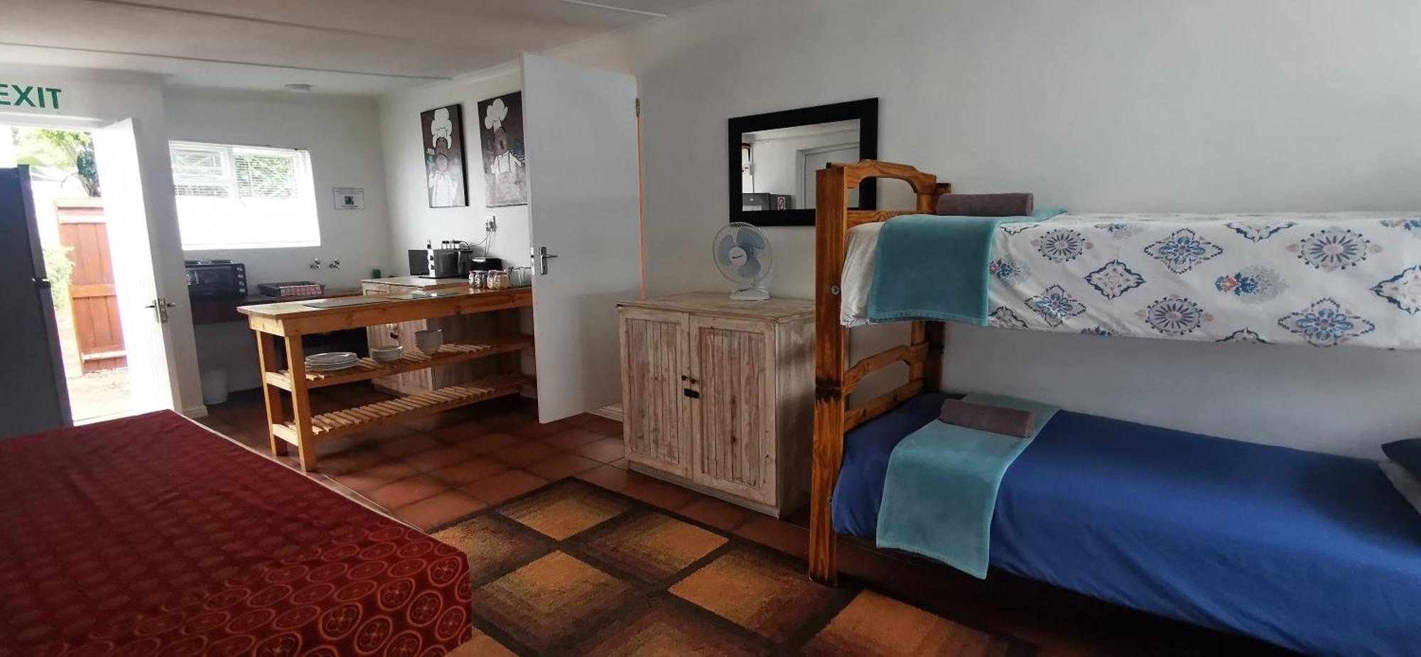 Hermanus Backpackers & Budget Accommodation エクステリア 写真